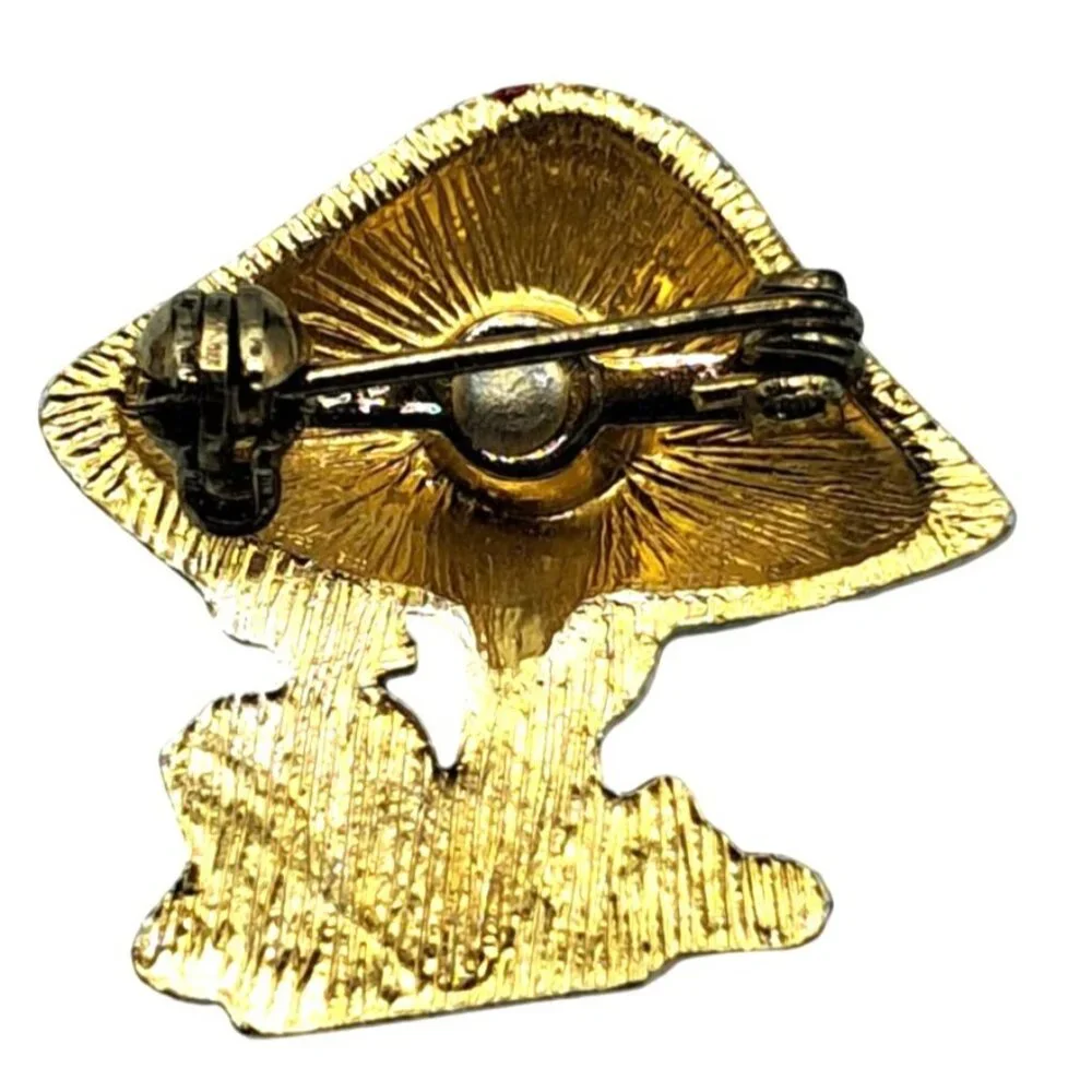 Vintage Painted Mushroom Brooch Pin Man playing Accordion Costume Jewelry‎